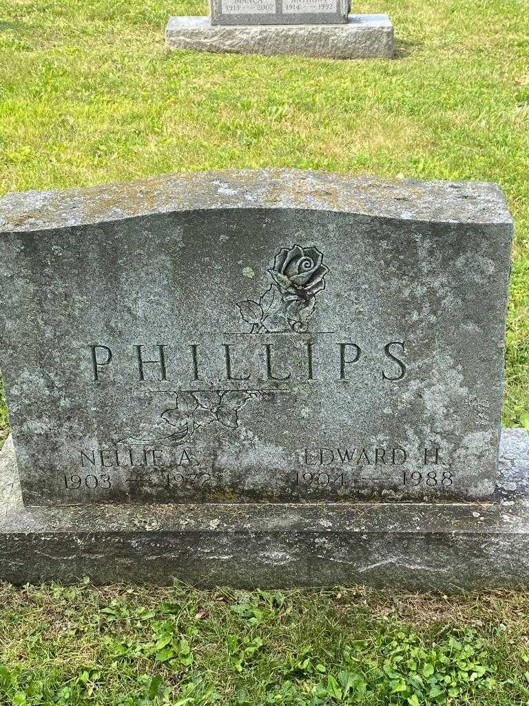 Nellie A. Phillips's grave. Photo 3