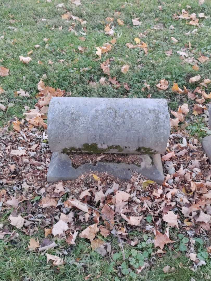 Sarah M. Eagle's grave. Photo 2