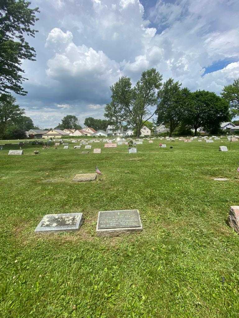Fay E. Westover's grave. Photo 1