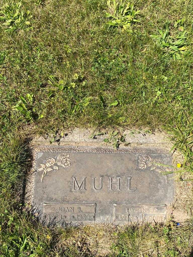 Edwin J. Muhl's grave. Photo 3