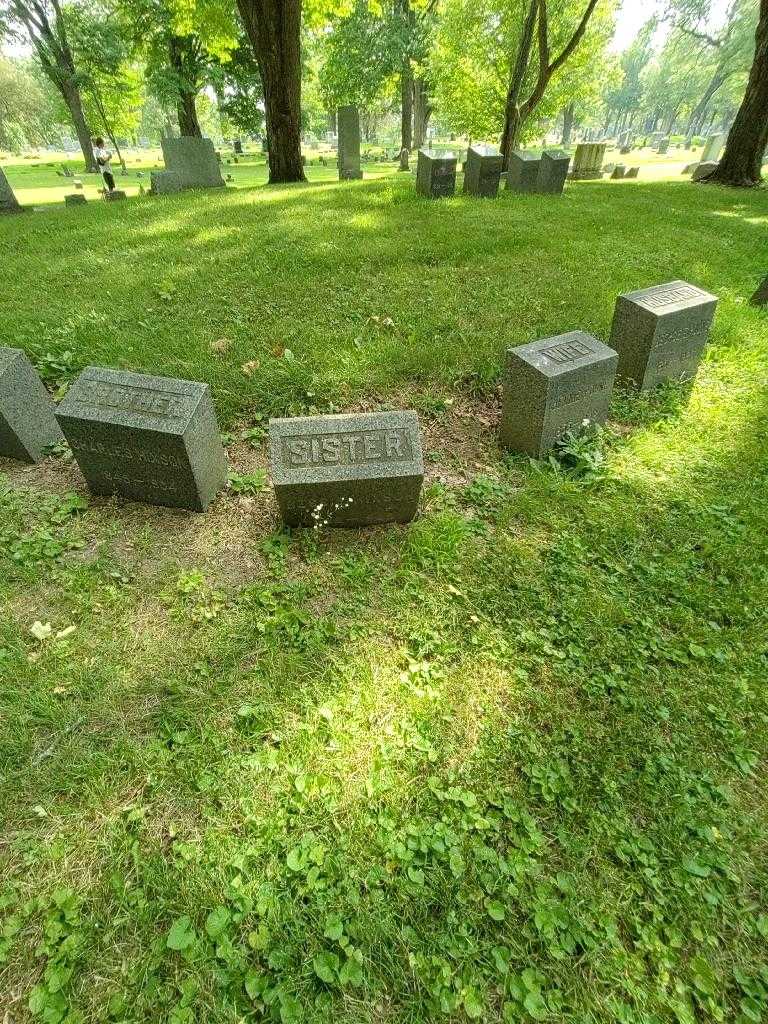 Bessie Hixson's grave. Photo 1