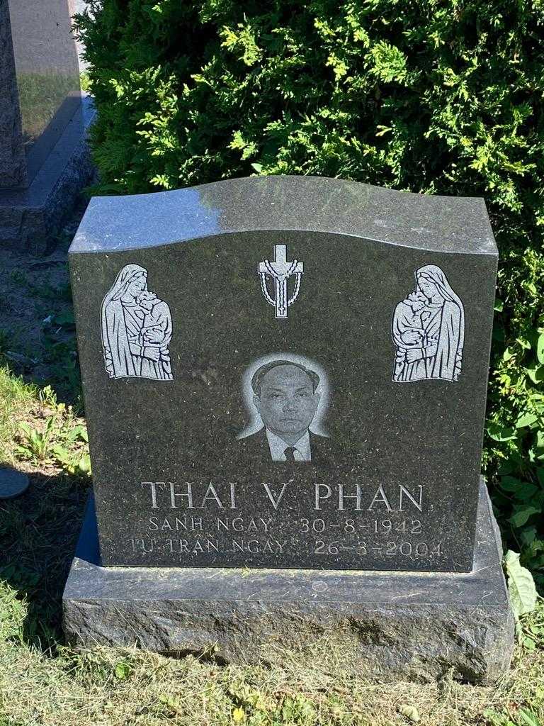 Thai V. Phan's grave. Photo 3