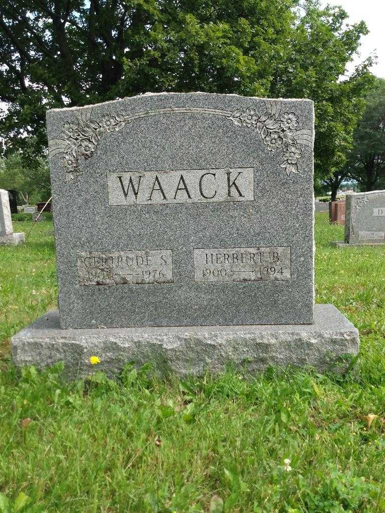 Herbert B. Waack's grave. Photo 2
