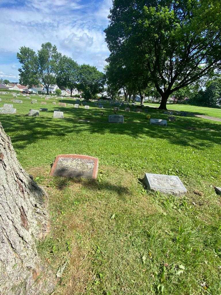 Dorothy I. Smith's grave. Photo 1