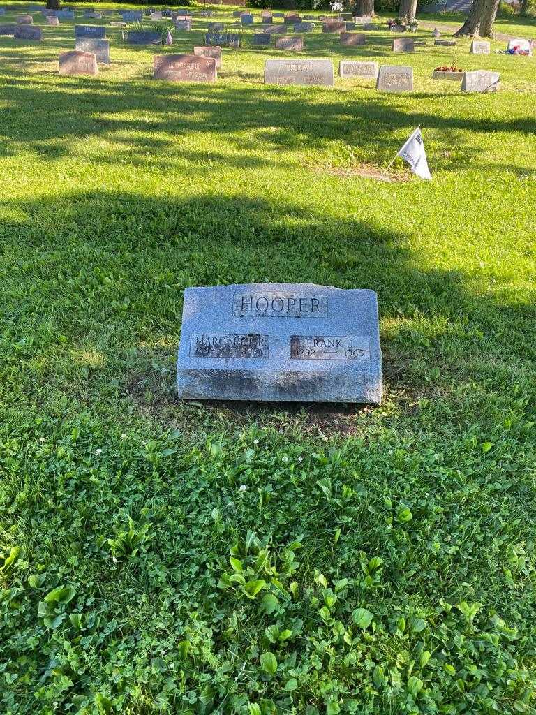 Frank J. Hooper's grave. Photo 2