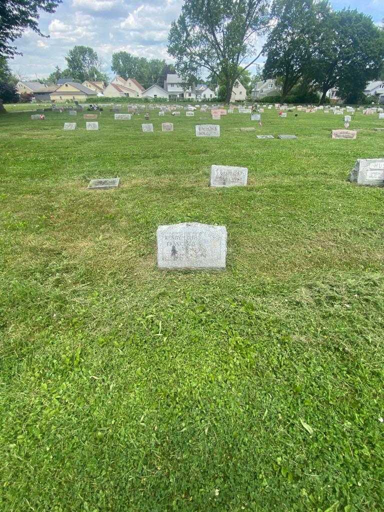 Ruth E. Francisco's grave. Photo 4