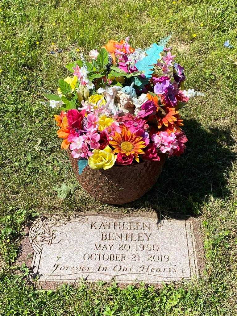 Kathllen Bentley's grave. Photo 3