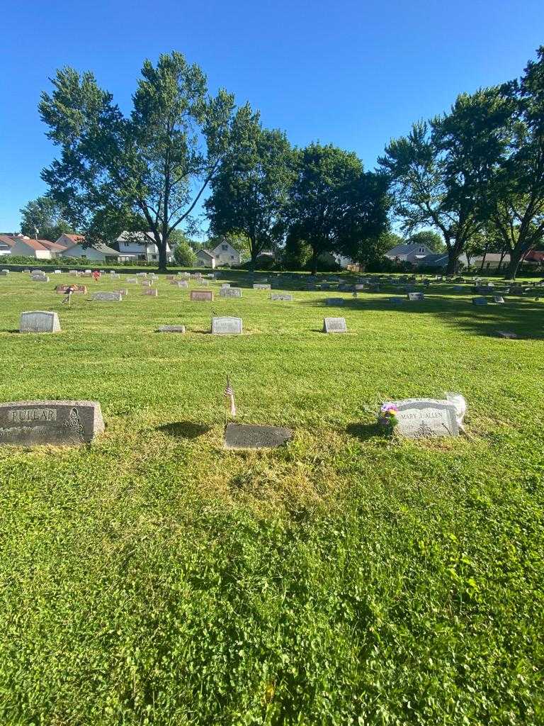 Floyd Robinson's grave. Photo 1