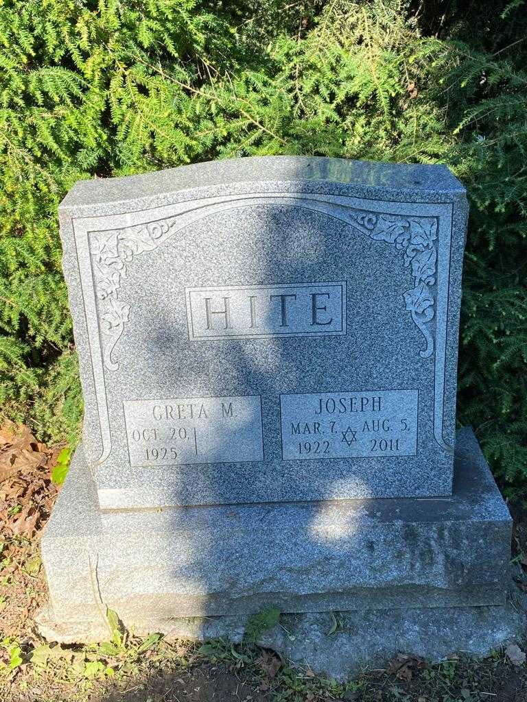 Greta M. Hite's grave. Photo 3