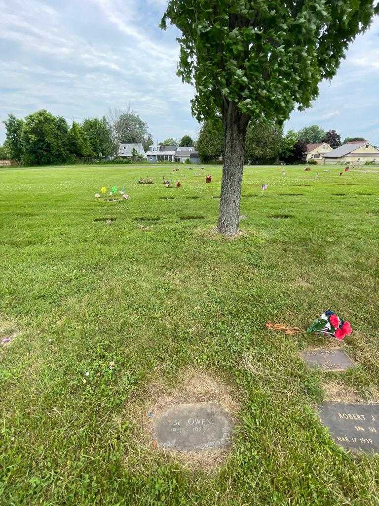 Rose Owens's grave. Photo 1