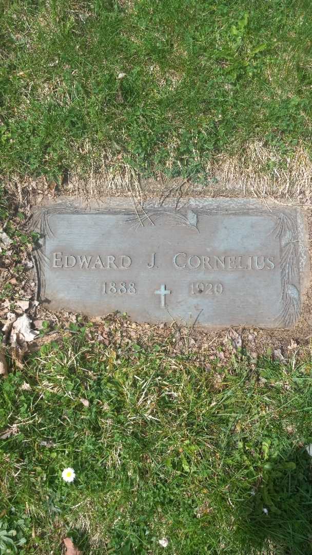 Edward J. Cornelius's grave. Photo 3