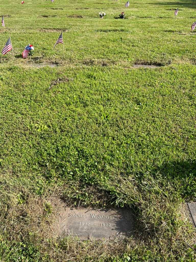 Stanley W. Santee Senior's grave. Photo 2