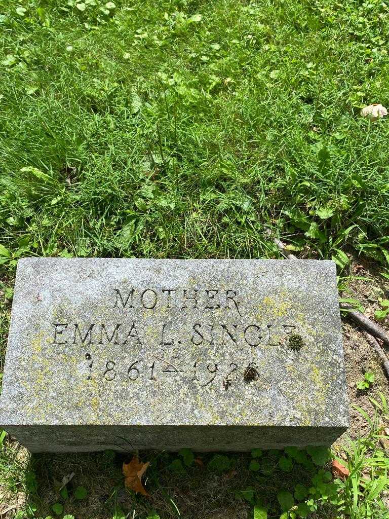 Emma L. Single's grave. Photo 3