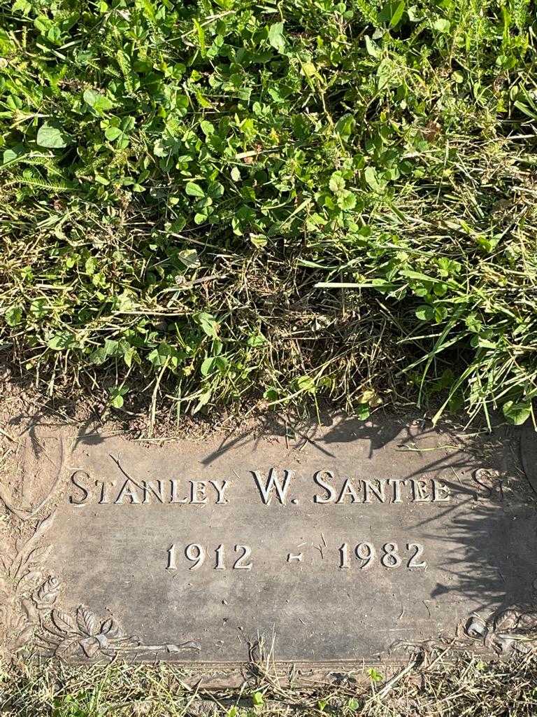 Stanley W. Santee Senior's grave. Photo 3