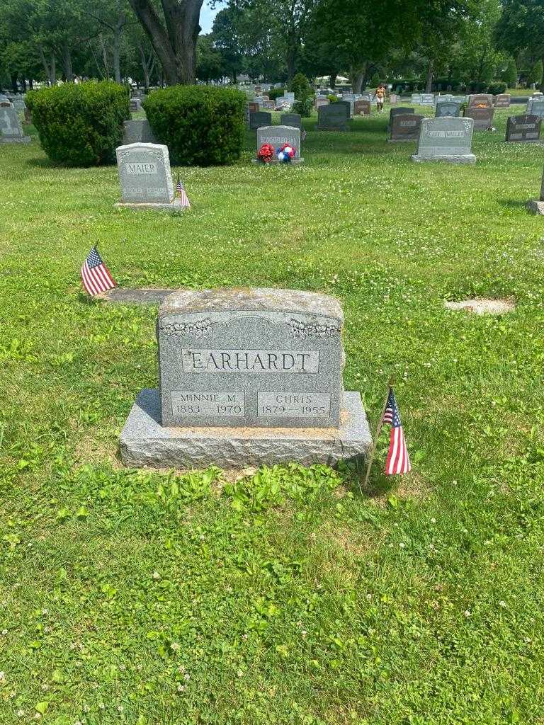 Minnie M. Earhardt's grave. Photo 2