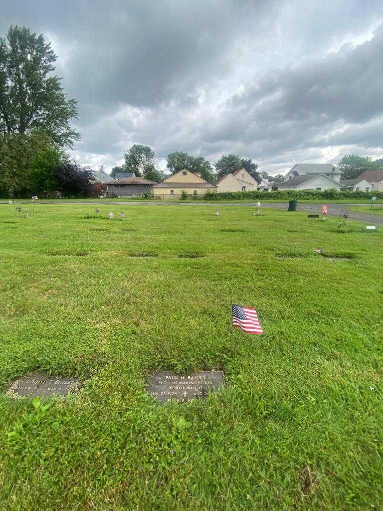 Paul H. Bailey's grave. Photo 1