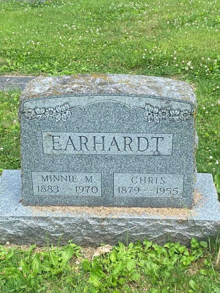 Minnie M. Earhardt's grave. Photo 3