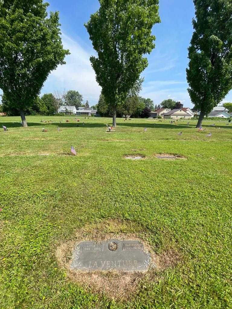 Clarence F. La Venture's grave. Photo 1