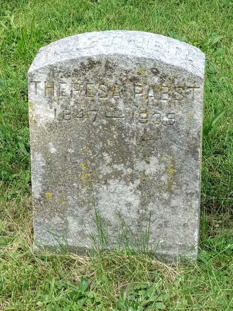 Theresa Pabst's grave. Photo 3