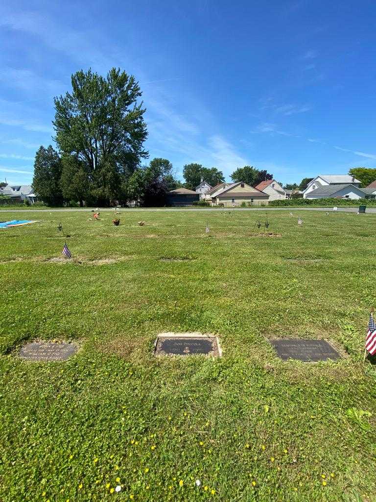 Jane Dinicola's grave. Photo 1