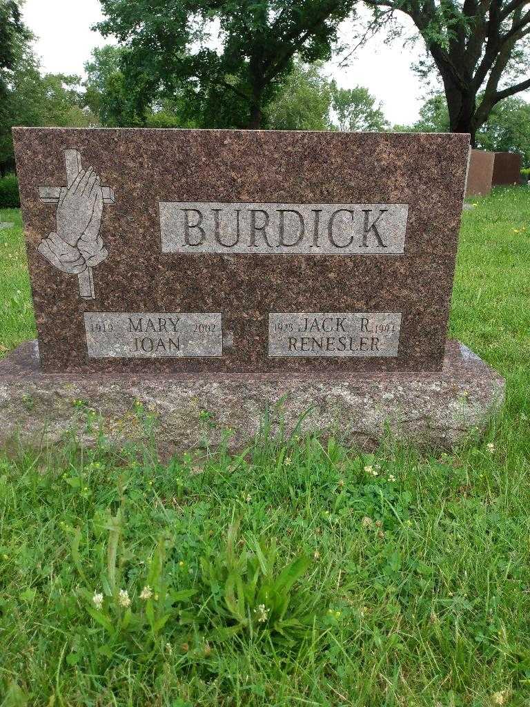 Mary Joan Burdick's grave. Photo 2