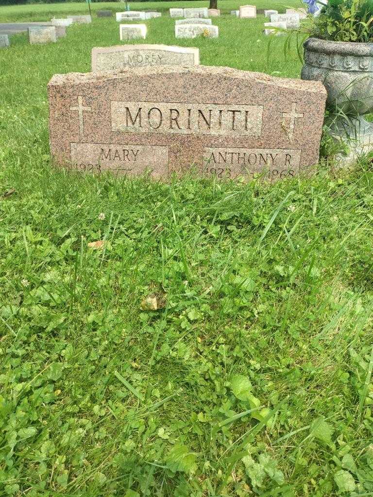 Anthony R. Moriniti's grave. Photo 1