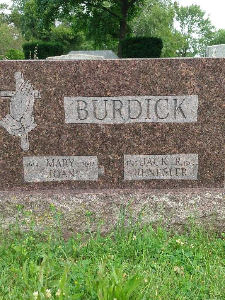 Mary Joan Burdick's grave. Photo 3
