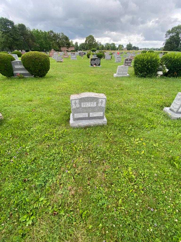 James S. Hope's grave. Photo 1