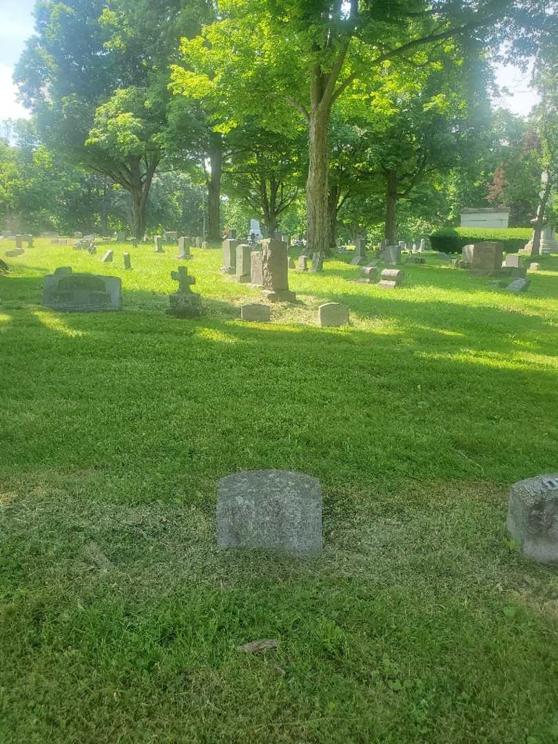 William J. Miller Junior's grave. Photo 1