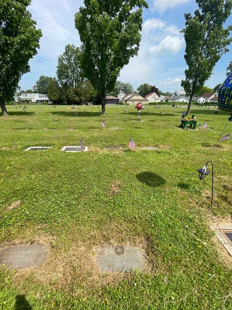 Joseph E. Short's grave. Photo 1
