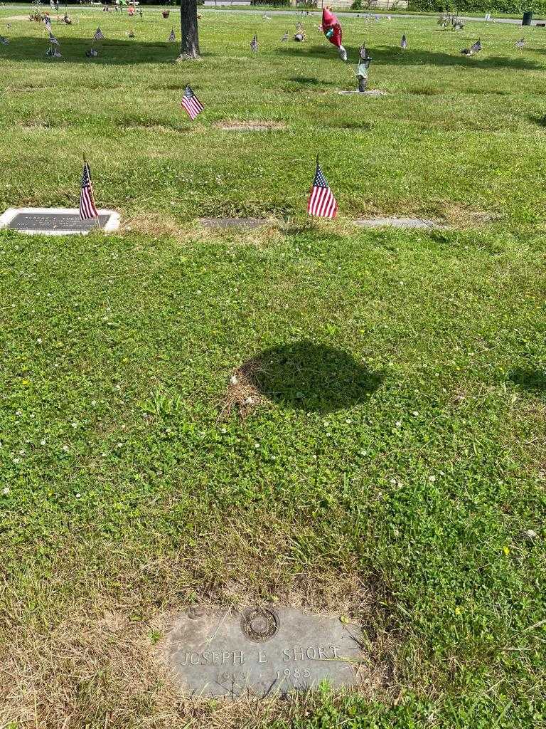 Joseph E. Short's grave. Photo 2