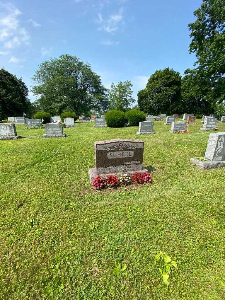 Ernest W. Scheel's grave. Photo 1