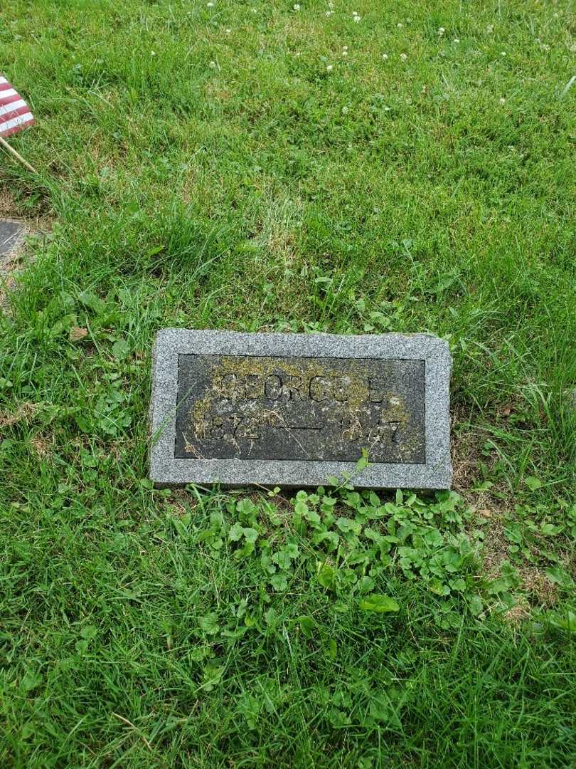 George E. Raaflaub's grave. Photo 8