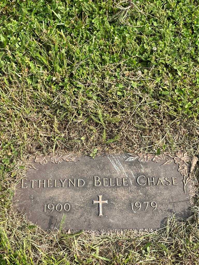 Ethelynd Belle Chase's grave. Photo 3