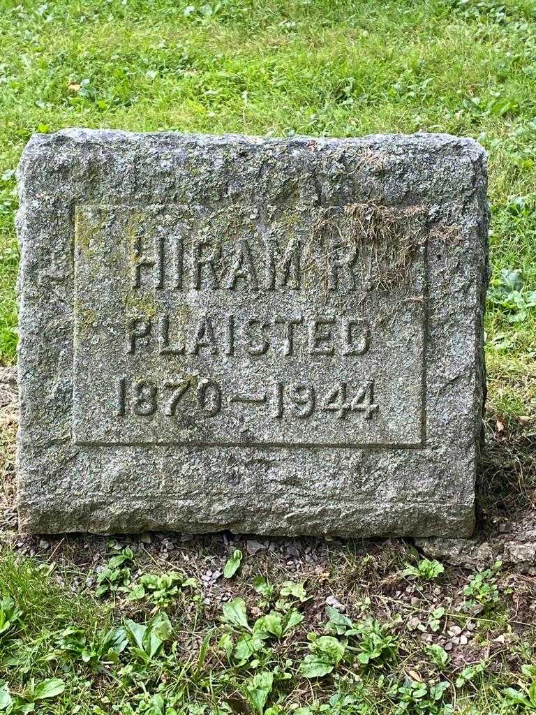 Hiram R. Plaisted's grave. Photo 3