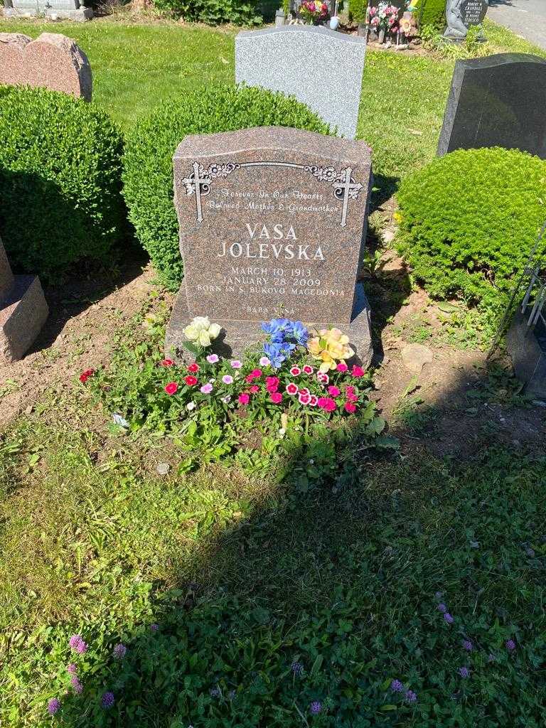 Vasa "Baba Vasa" Jolevska's grave. Photo 2