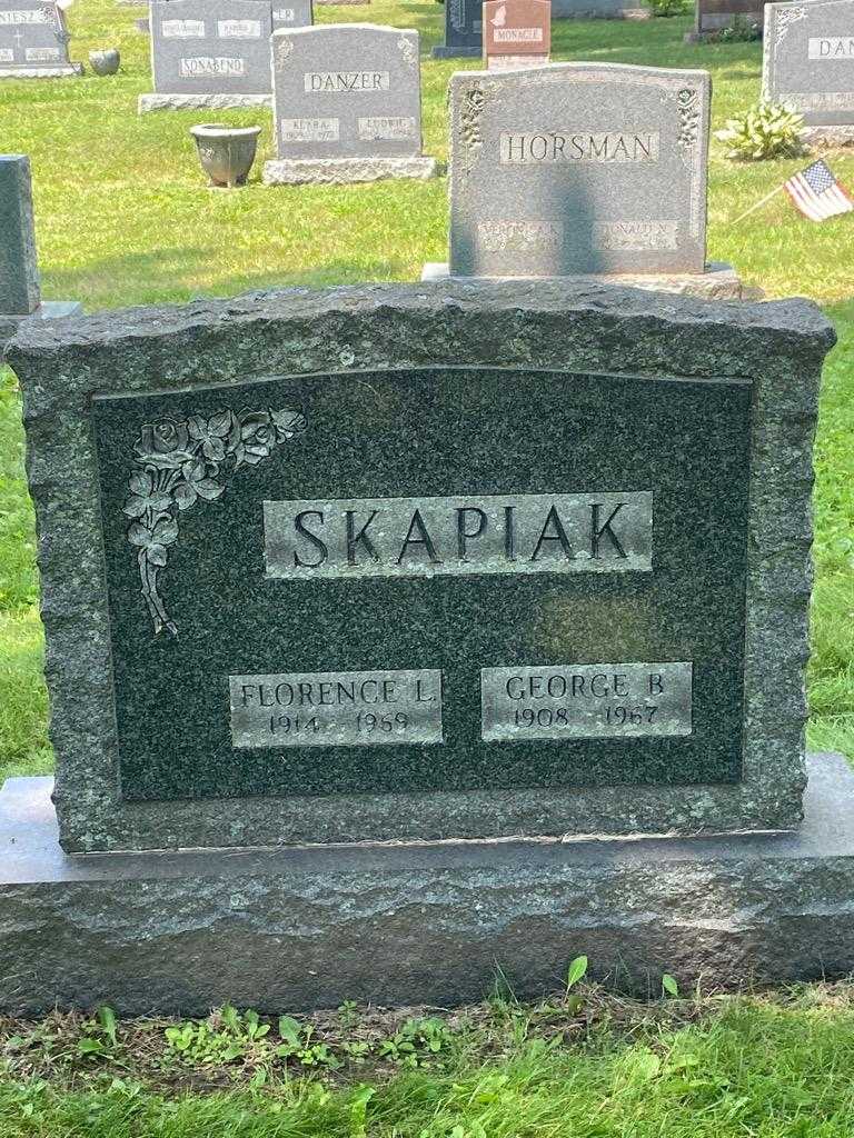 Florence L. Skapiak's grave. Photo 3