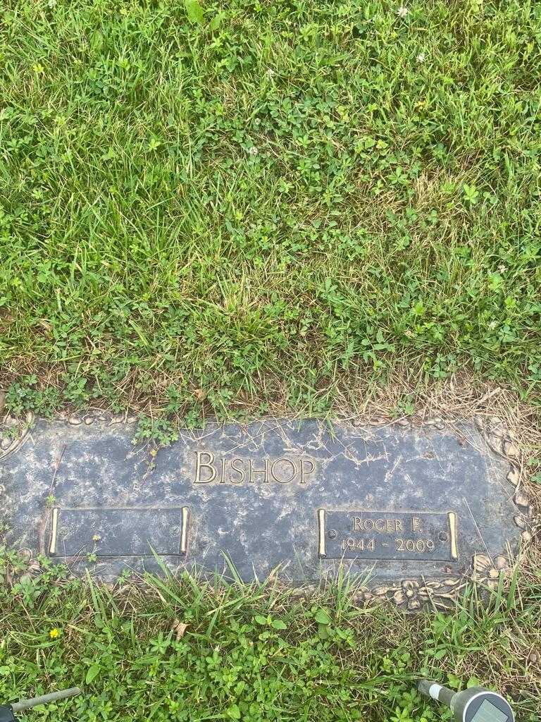Roger F. Bishop's grave. Photo 3