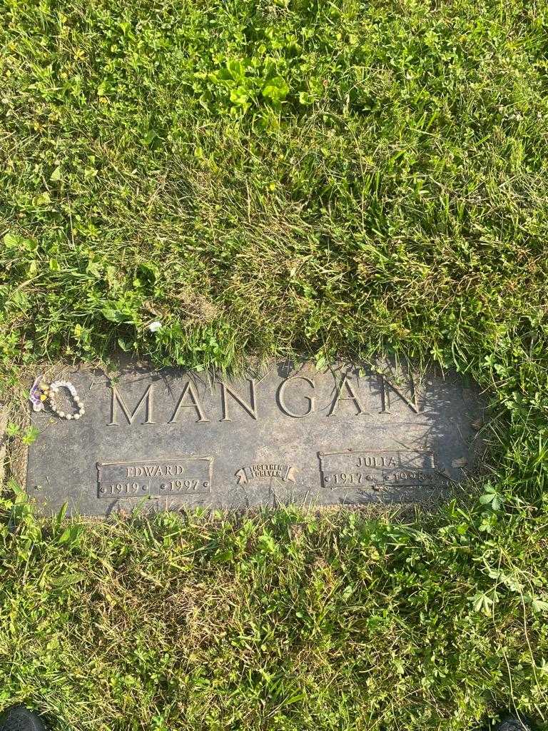 Julia Mangan's grave. Photo 3