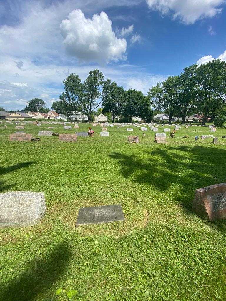 John Leon Radney's grave. Photo 1