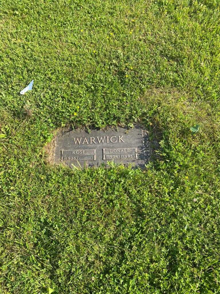 Donald W. Warwick's grave. Photo 2