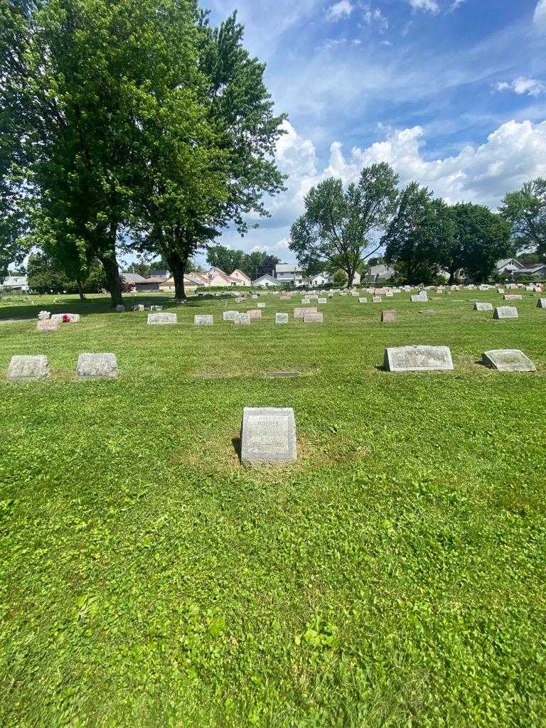 Rose R. Schug's grave. Photo 1