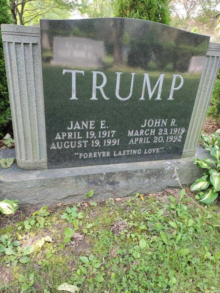Jane E. Trump's grave. Photo 3