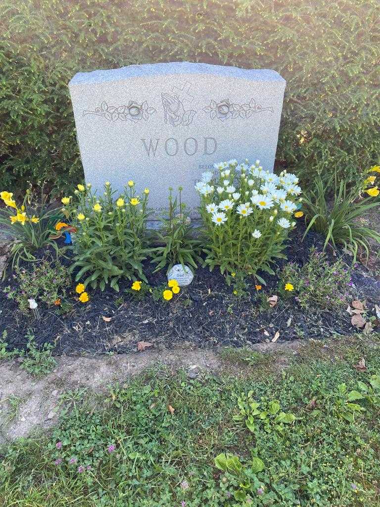 Thomas Eslie Wood's grave. Photo 1