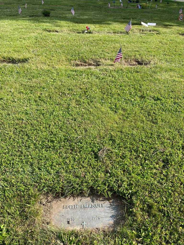 Edith Emanuel's grave. Photo 2