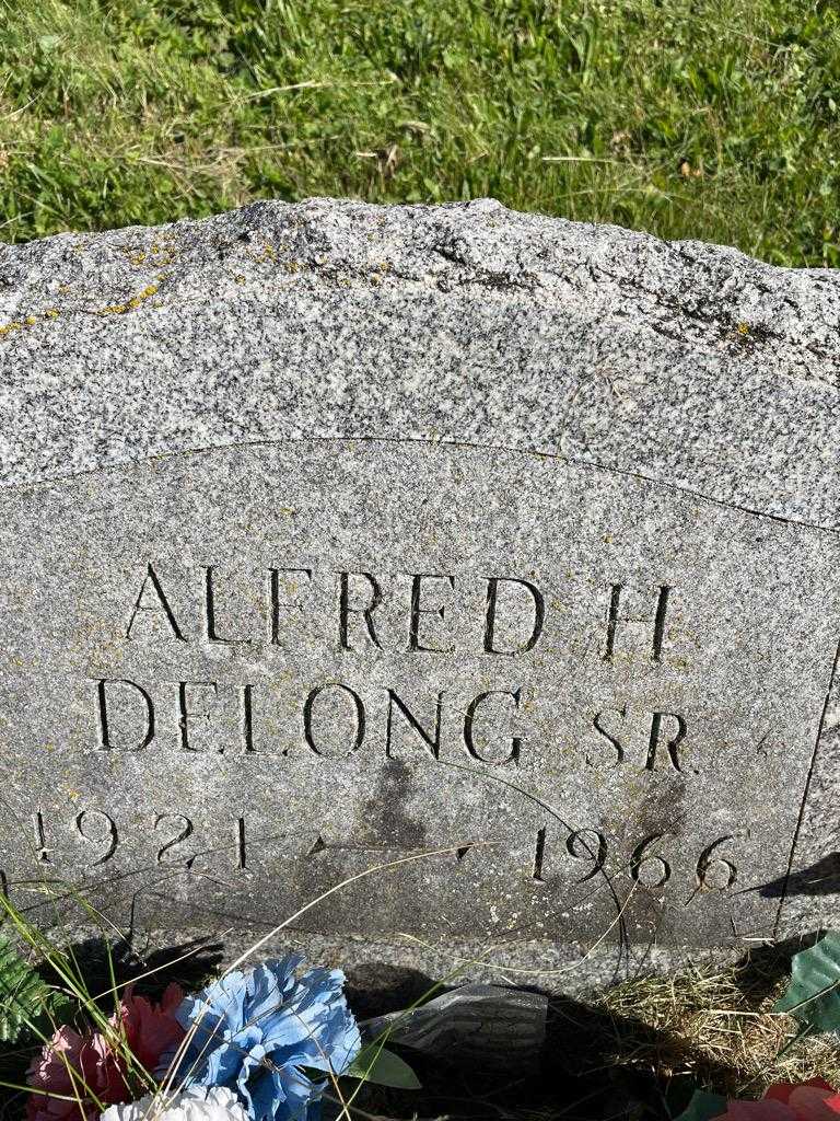 Alfred H. Delong Senior's grave. Photo 3