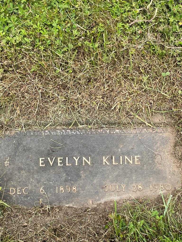 Evelyn Kline's grave. Photo 3