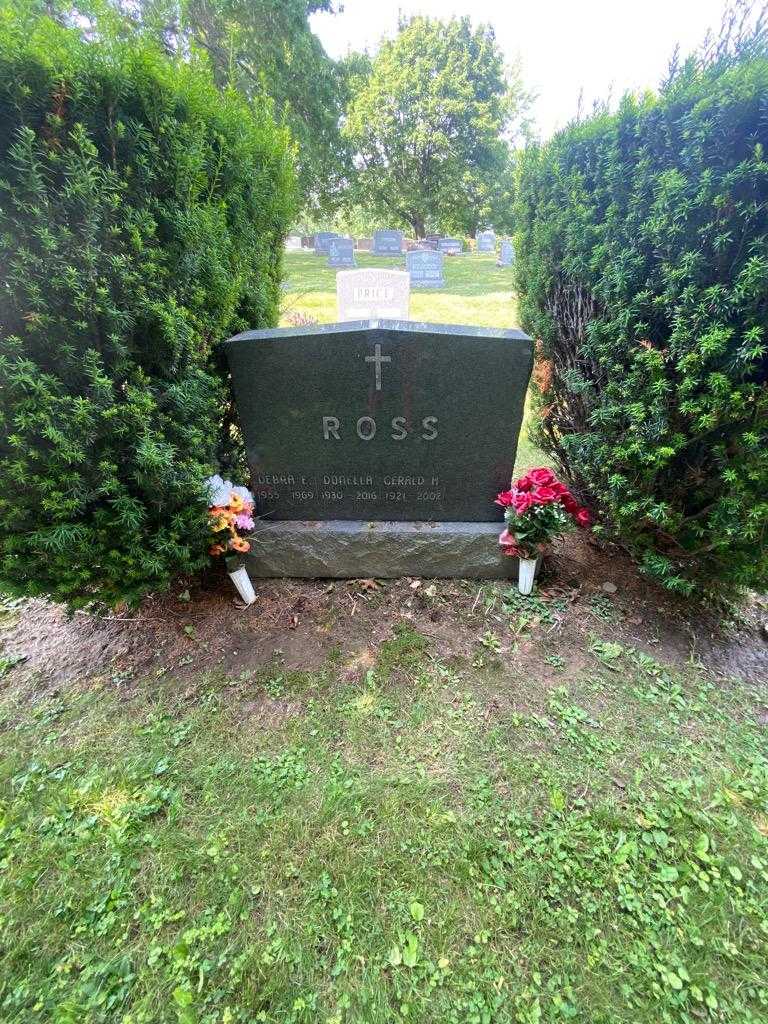 Gerald Ross's grave. Photo 1
