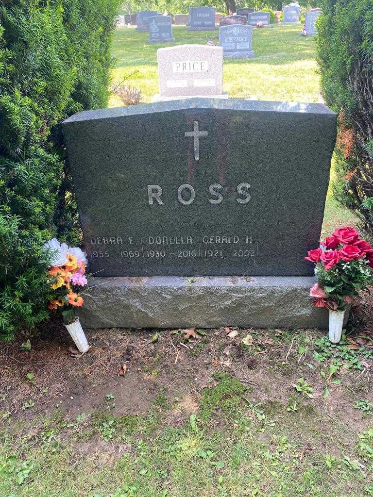 Donella Ross's grave. Photo 2