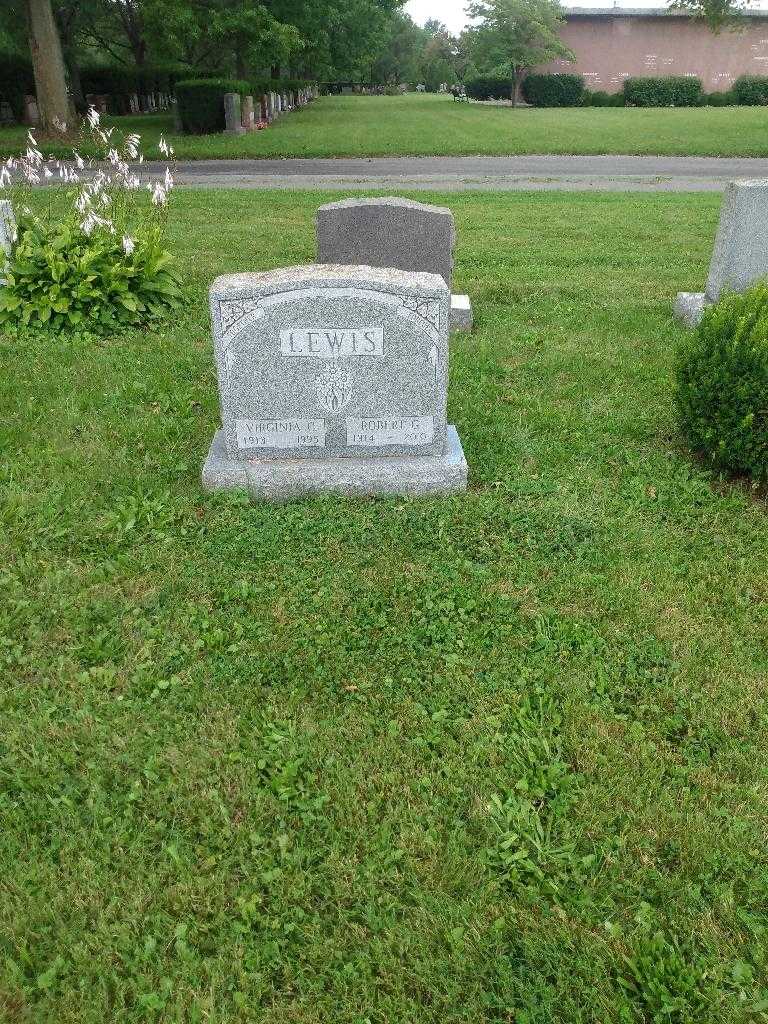 Robert G. Lewis's grave. Photo 1